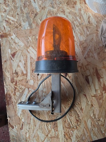 Rotating orange beacon - rotating,